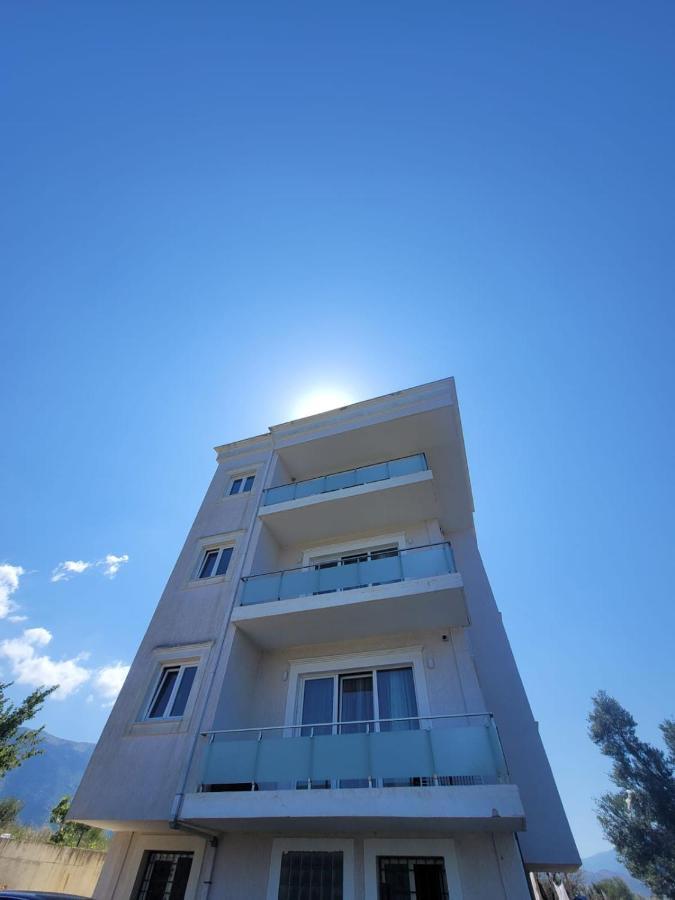 Vila Bakalli * Orikum